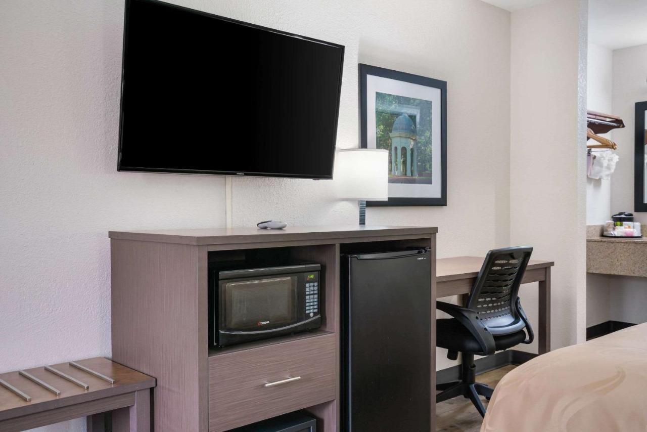 Quality Near University Inn Greenville