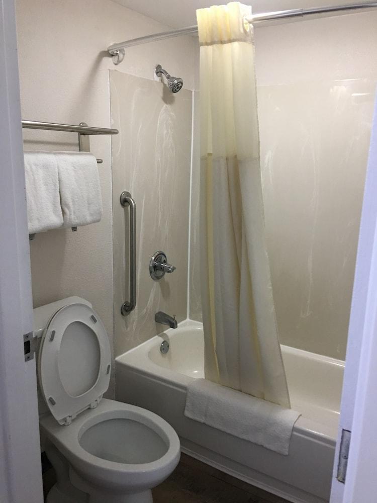 Quality Near Inn Greenville